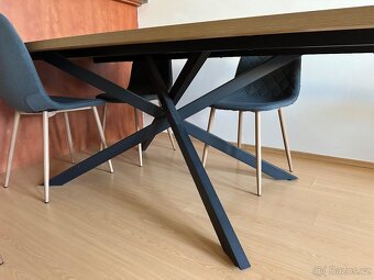 Jídelní stůl + židle - 4