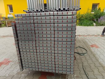 Plettac UNI 70MJ 52,8m2. - 4