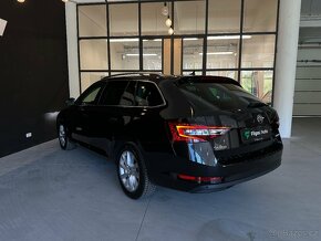 ŠKODA SUPERB COMBI III 2.0TDI 110KW STYLE ACC TAŽNÉ KESSY CZ - 4