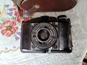 Starý fotoaparát zn.Pionýr s kož.brašnou - 4