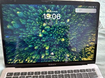MacBook Air M1 2020 8/256 - 4