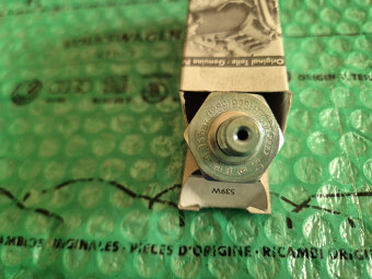 spínač tlaku oleje Škoda Felicia 1.6 , 1.9d 0.25BAR 02891908 - 4
