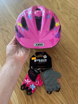 Detska helma Abus Rookie top stav a rukavice - 4
