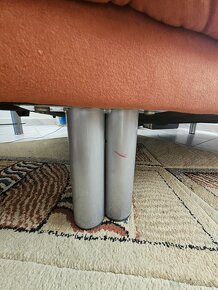 oranžový gauč - 4