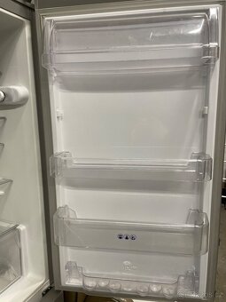 Prodám lednici Whirlpool - 4