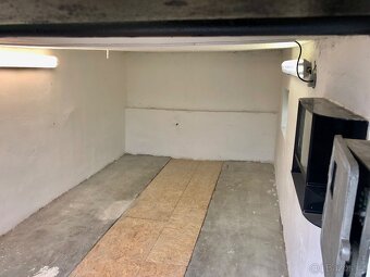 PRODÁM Garáž ul. Dolní - HOTEL KRYSTAL - 4