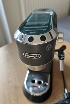 Kávovar DeLonghi Dedica Espresso EC 685.BK - 4