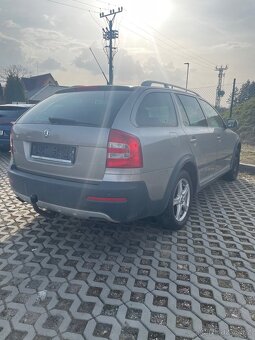 Škoda Octavia Scout - 4