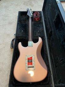 2018 FENDER limited edition American professional strat - 4