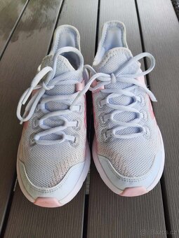 Tenisky velikost 36 z Decathlonu - 4