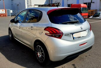 Peugeot 208 - 4