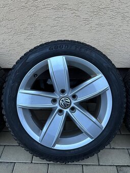 Prodám nový zimní Volkswagen alu kola - 4