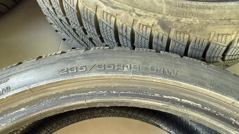 Zimní pneu Goodyear Ultragrip 235/35 R19 - zánovní - 4
