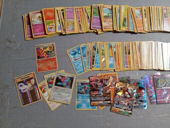 Prodám sadu asi 800 pokémon karet - 4
