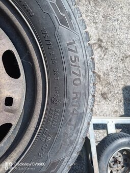 Zimní pneu Barum 175/70 R14 na disku Fabia 5x100. - 4