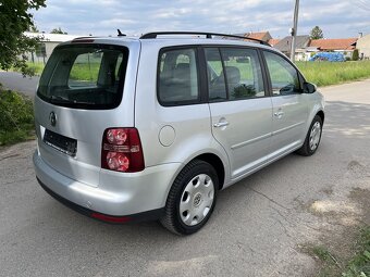 Volkswagen Touran 1.4tsi 103KW, naj. 132 tis km, 7 mist - 4
