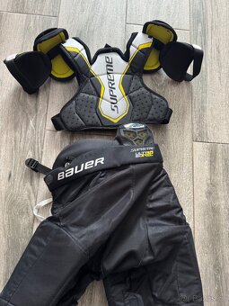 DĚTSKÉ hokejove kalhoty a ramena Bauer - 4