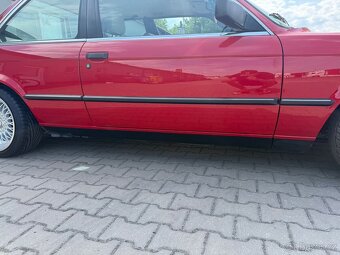BMW 320i coupe - 4