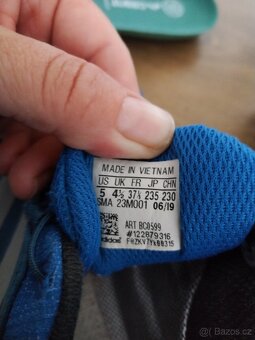 Trekové tenisky Adidas pro dvojčata ve vel.37 a 38 - 4