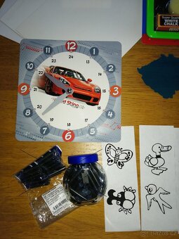 Mix školních potřeb - podložka, pastelky, křídy, modelína - 4