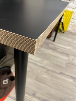 Černý lehký psací stůl s nastavitelnou výškou - 4