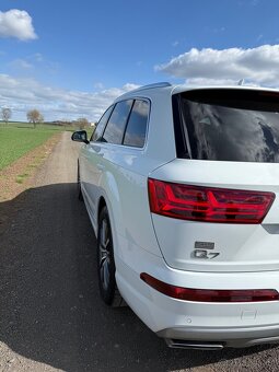 Audi Q7 S-line - 4