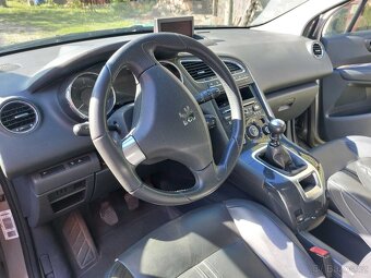 Peugeot 5008 - 4