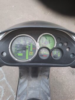 Skutr Piaggio NRG - 4