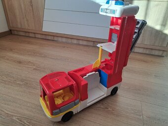 Hasičské auto se světelnými a zvukovými signály - 4