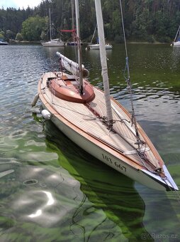 Dřevěná kajutová plachetnice - 4
