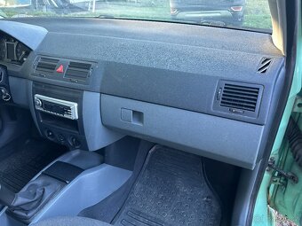 Škoda Fabia 2002 dlouhá 1.majitel kombi 1.4 STK 20.10.2026 - 4