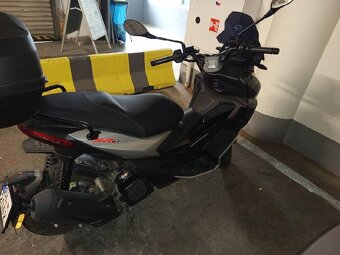 Aprilia 125 sr gt - 4