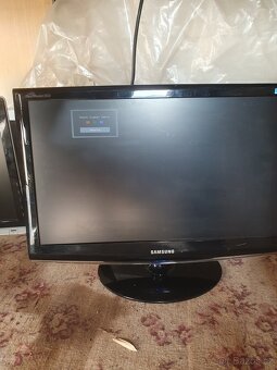 Pc skříň + 2xmonitor - 4
