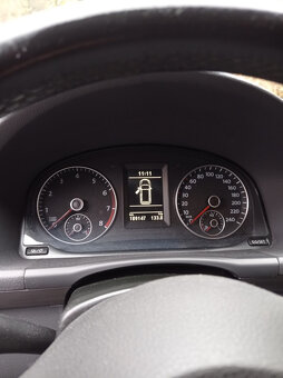 Volkswagen Touran 1,2 TSI 77KW rok výroby 2012 - 4