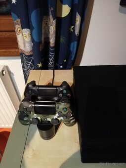 PLAYSTATION 4 PRO + PŘÍSLUŠENSTVÍ + HRY - 4