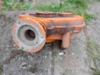 Nabízím převodovky na sypač - 4