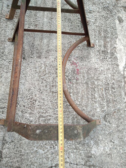 Ocelové podstavce - 4