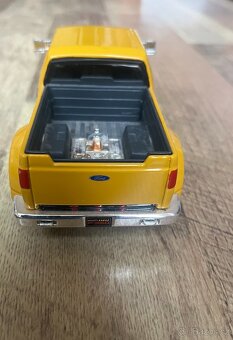 Model 1:31 Ford Mighty F-350, Maisto - 4