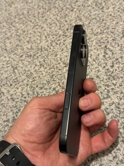 iPhone 16 Pro 128 GB Black Titanium 100% baterie - 4