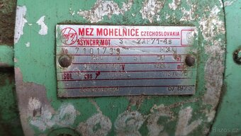 PRODÁM MOTOR STAV OK - 4