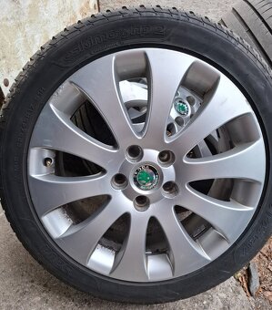 Originální alu Škoda 5x112 7jx17 ET 49 + 225/45 - 4