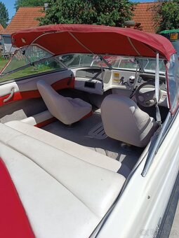 Motorová loď Crownline 180 + přívěs - 4