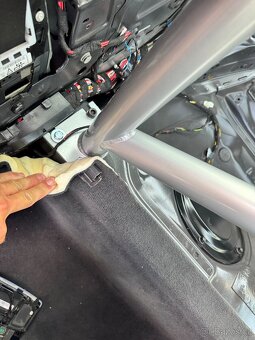 Bmw M4 díly (rám, křídlo, kola) - 4