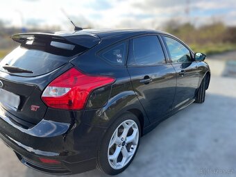 Sportovní vůz FORD FOCUS ST - 2000/183kW - 4