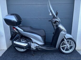 Honda SH 300i - 4