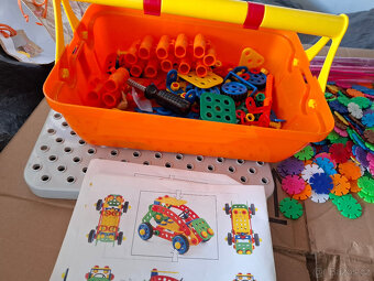 Prodám soubor starších hraček,tiskátek,her,stavebnic apod. - 4