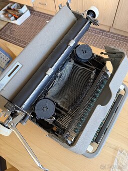 Psací stroj Zeta - 4