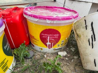 Šedý polystyren + talířové hmoždinky, chráničky, omítka... - 4