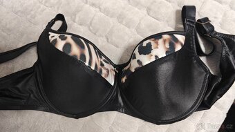 Krásný vrchní díl plavek 85e - 4