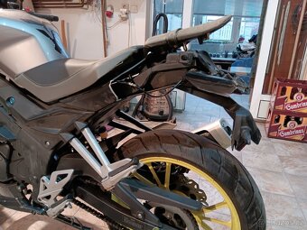 UM125 Xtreet - 4